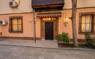 Apartament 2 camere, parter, curte comună închisă, ultracentral - Poză 1
