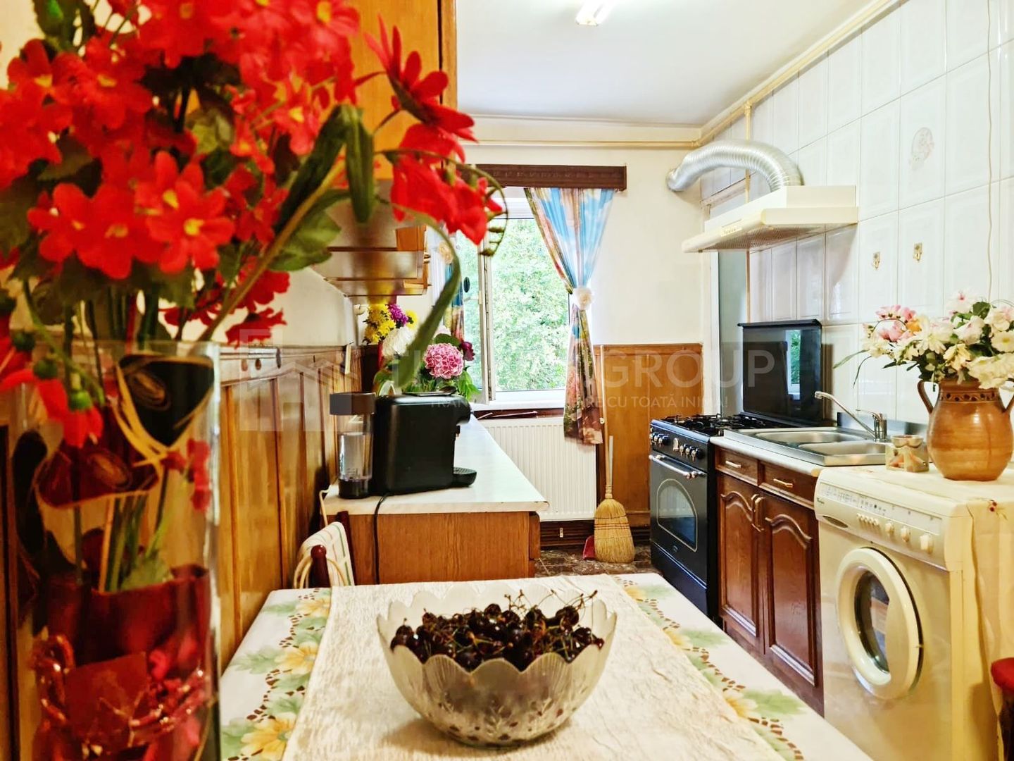 Apartament 3 camere, 2 bai, etj 1, zona Racadau, priveliste superba spre Tampa - Poză 5