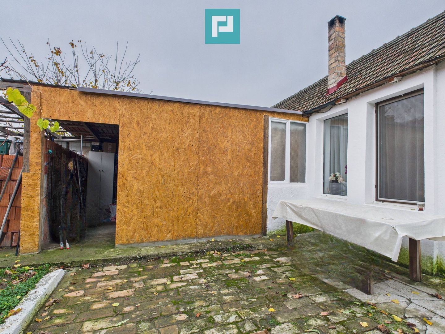 Casă complet renovată în Orțișoara. - Poză 20