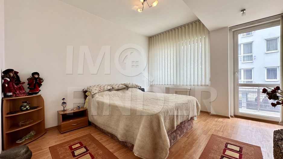 Apartament spațios cu 3 camere,  central, lumină naturală, parcare subterana - Poză 9