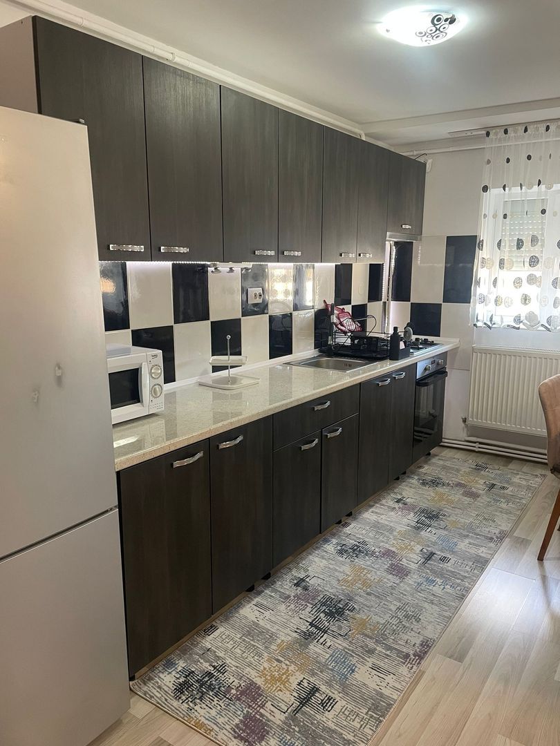 Apartament/mansardă 3 camere,Micro 17,utilat si mobilat - Poză 10