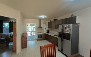 CASA SPATIOASA CU 4 CAMERE CARTIER GRADISTE - Poză 1