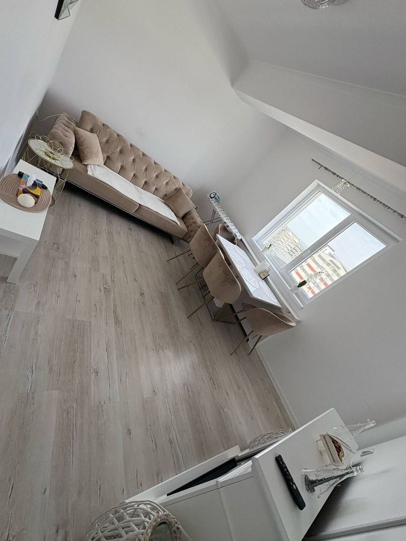 Inchiriere apartament 3 camere - Poză 5