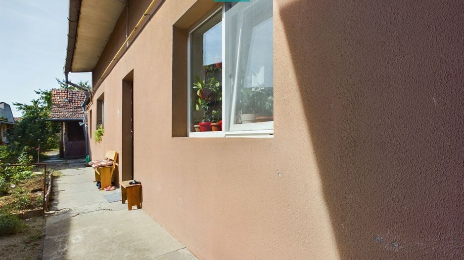 Apartament la casă - 3 camere, Pârneava - Poză 1