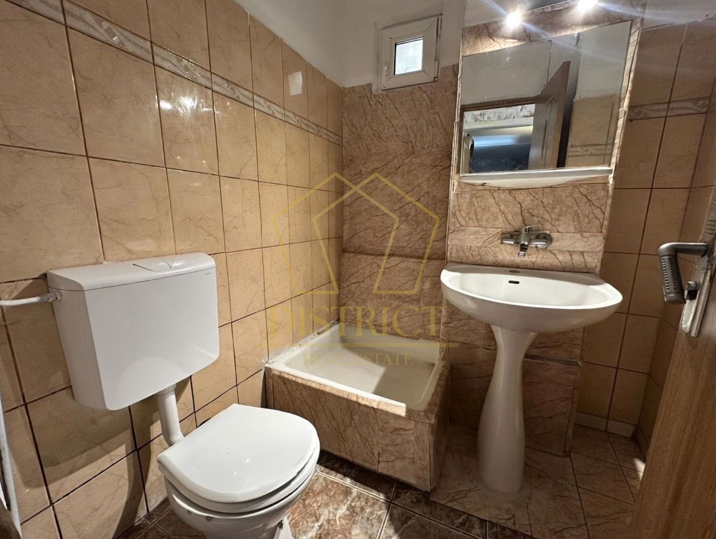 Apartament spatios cu 4 camere | Zona Sagului - Poză 12