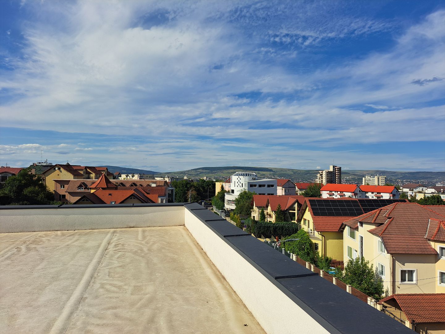 Penthouse 150 mp utili+ terase 200 mp+ 2 parcari subterane +curte 120 mp - Poză 18