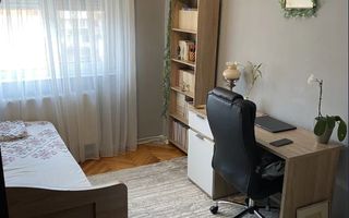 Apartament 3 camere, 70 mp, 2 bai, et.3, boxa, Cetate,  Mercur - Poză 2