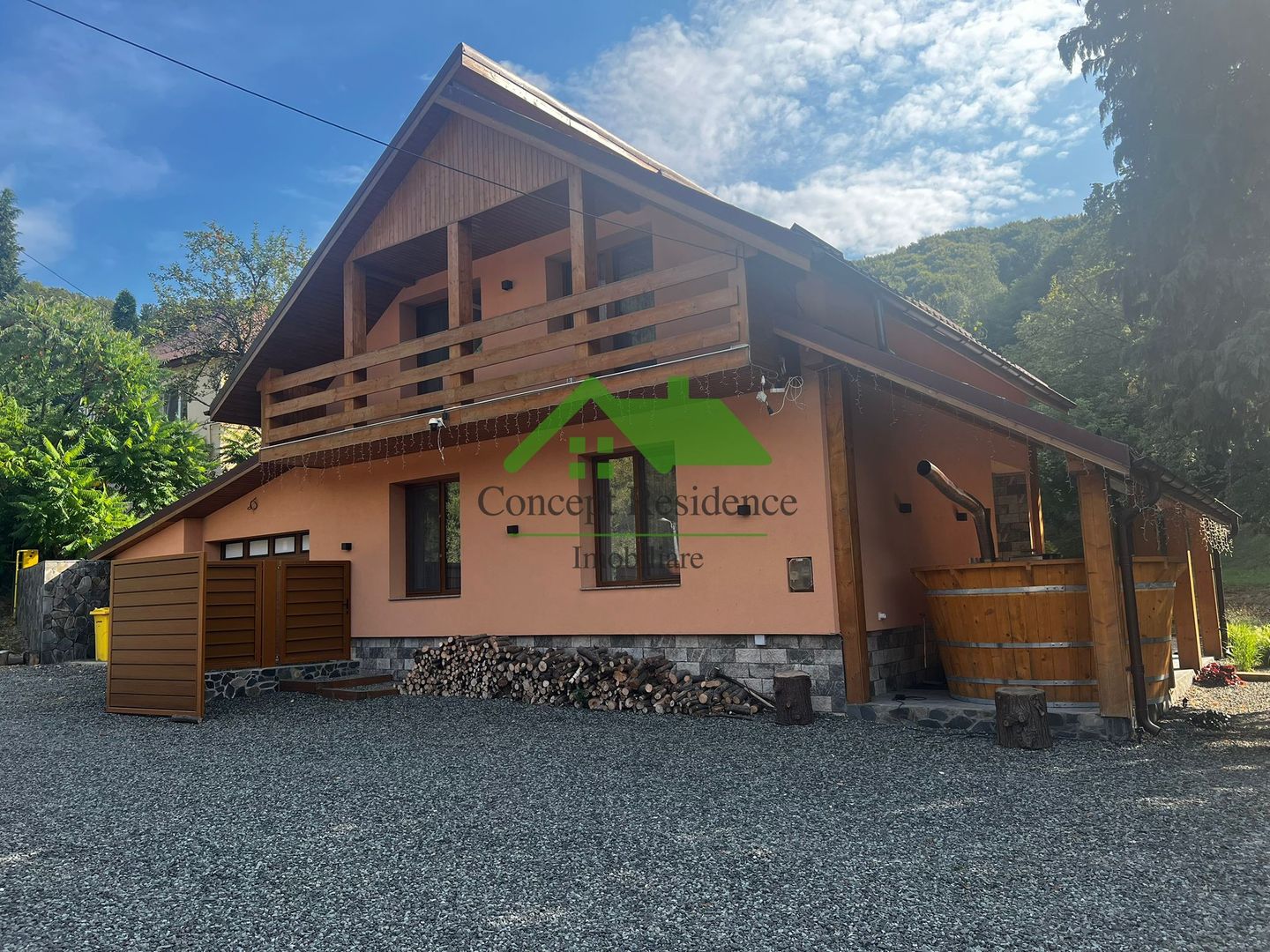 De vânzare – Casă P+M Ferneziu, zonă liniștită sub pădure 🌲 - Poză 1