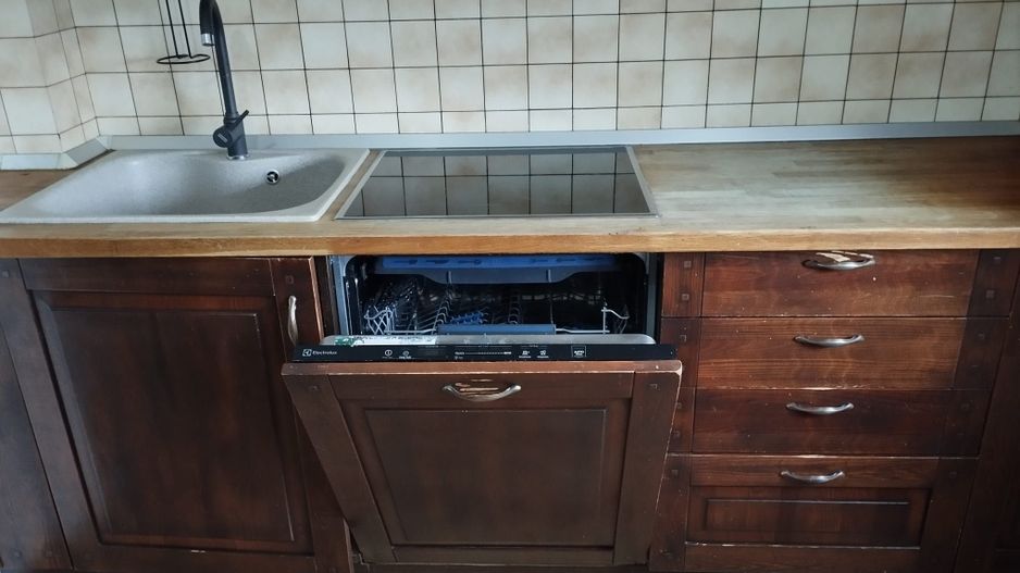 Bloc nou, sectiune mare, apartament 3 camere cu semineu, terasă mare si garaj - Poză 18