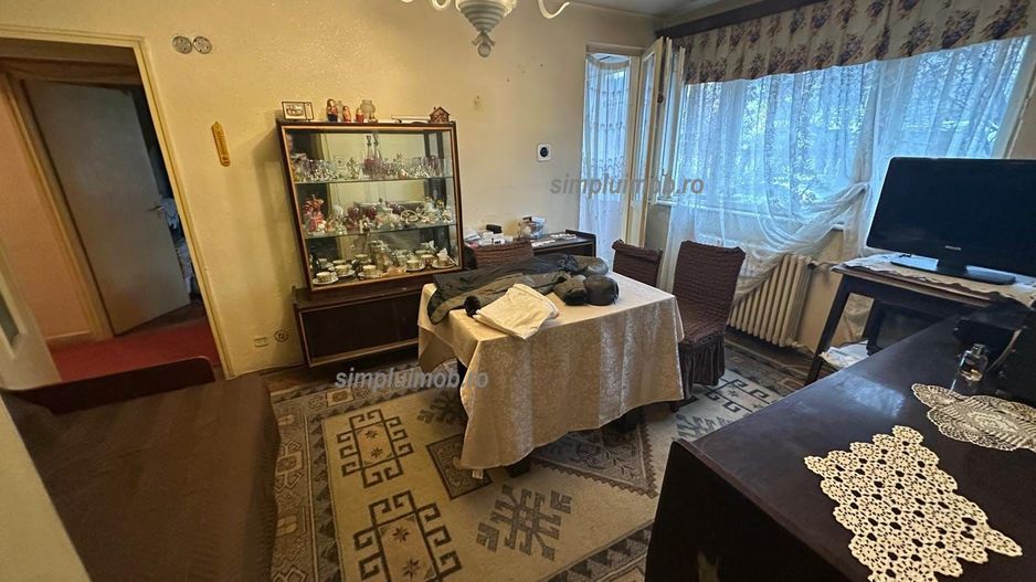 Apartament 3 camere la parter Bd Constructorilor ideal investitie - Poză 1