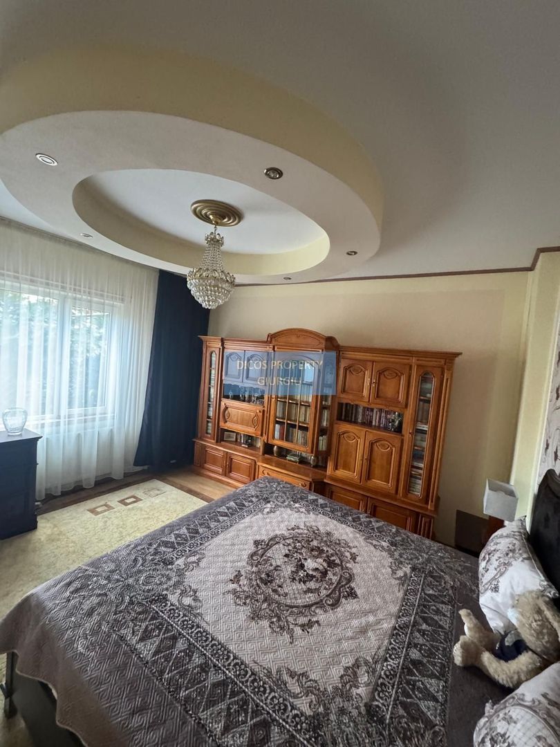 Casă de vânzare pe strada Tudor Vladimirescu - Poză 4