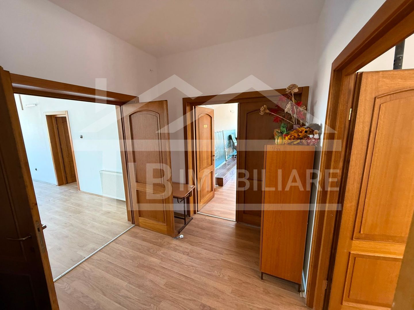 Casa individuala, 10 camere, 753mp, Zona Sancraiu de Mures - Poză 25