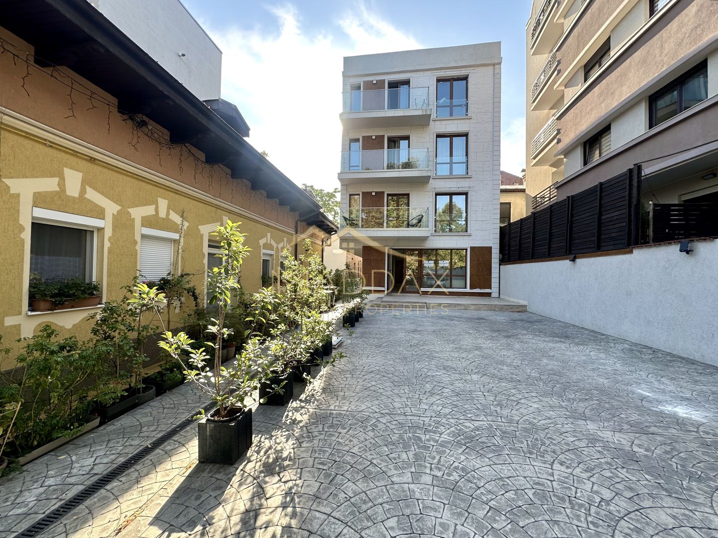 Spațiu comercial de lux pe Bulevardul Aviatorilor – 94 mp utili + terasa (135mp) - Poză 1