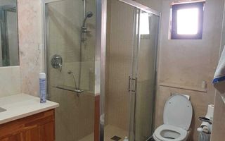 Vilă spațioasă de închiriat în Ezăreni, Valea Adâncă - Poză 3