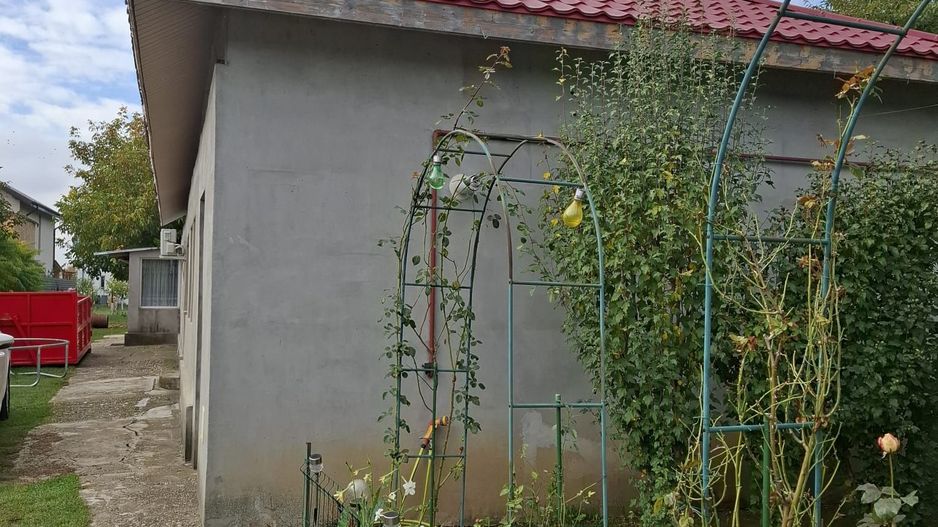 Samurcasi, casa si teren de 1200 mp - Poză 3