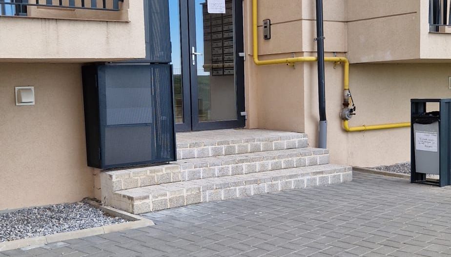 SE VINDE Apartament + Loc Parcare - Poză 2