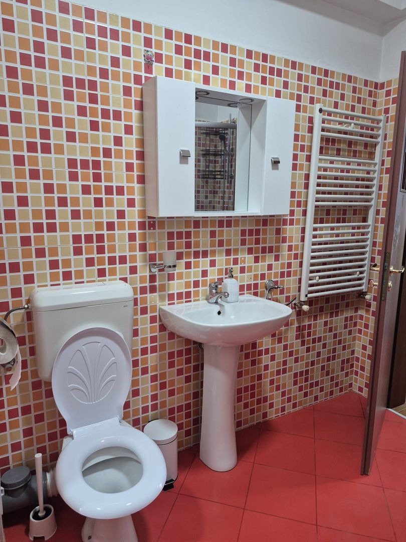 De inchiriat apartament cu 2 camere si loc de parcare, Cartierul Latin - Poză 14