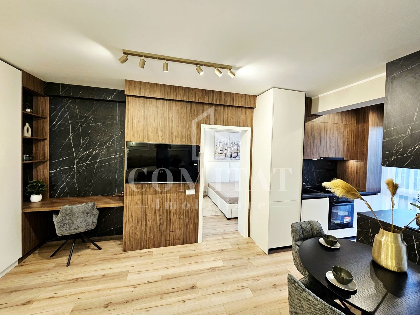 Apartament ultrafinisat | Etaj intermediar | Zona Str Tineretului - Poză 16