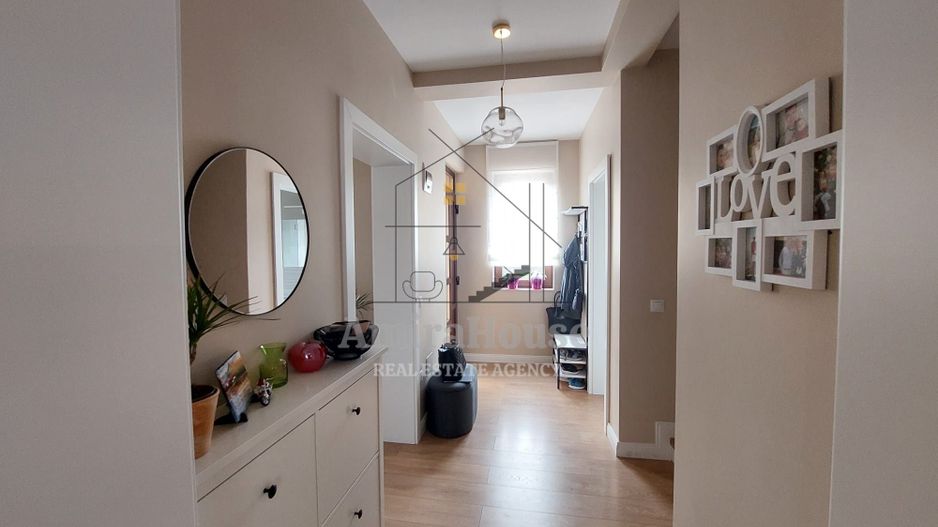 Duplex ultrafinisat mobilat utilat cu 2 locuri de parcare zona Terra - Poză 12