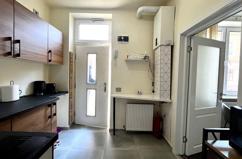 Apartament cu 2 camere, renovat si personalizat, in zona Centrala - Piața Traian - Poză 14