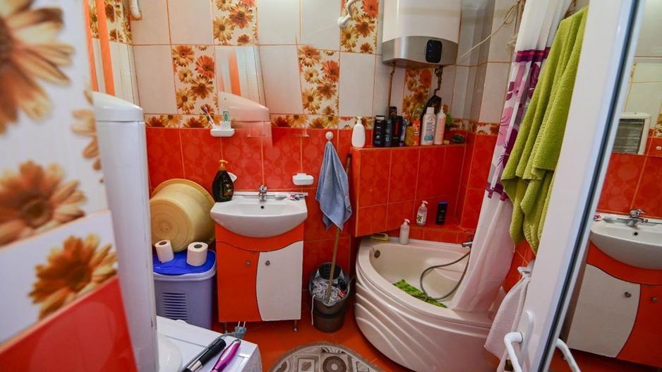 Spatiu comercial si casa de vanzare - Poză 9