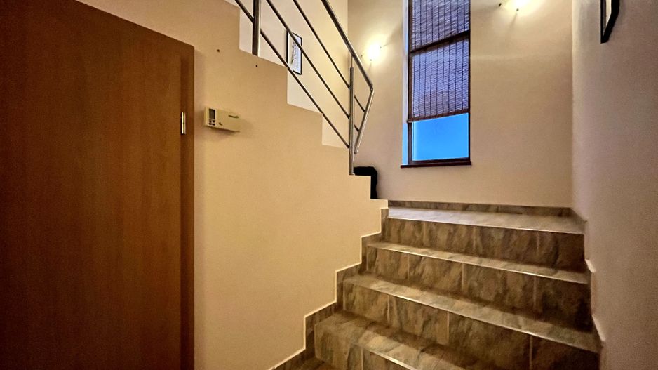 Casă spațioasă, confort ridicat, garaj și teren generos, zona Aradului - Poză 16