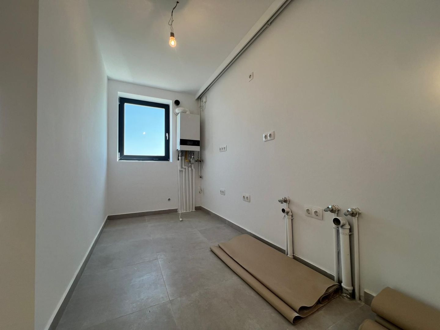Apartament 2 Camere | Balcon cu Vedere spre Lac | Aproape de Metrou - Poză 8