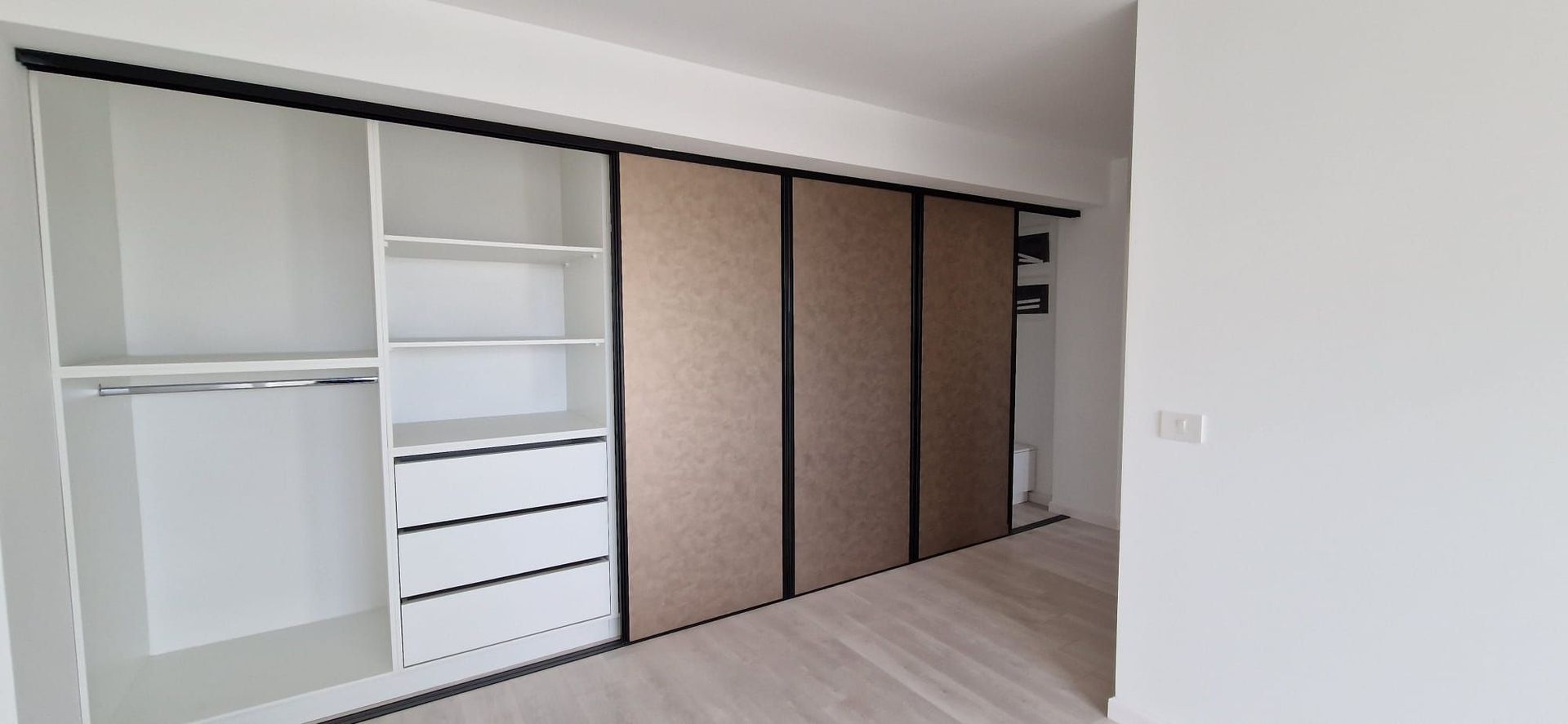 FINALIZAT! Ap. 2 camere dec. ,59mp, Valea Lupului -103500euro cu TVA - Poză 4