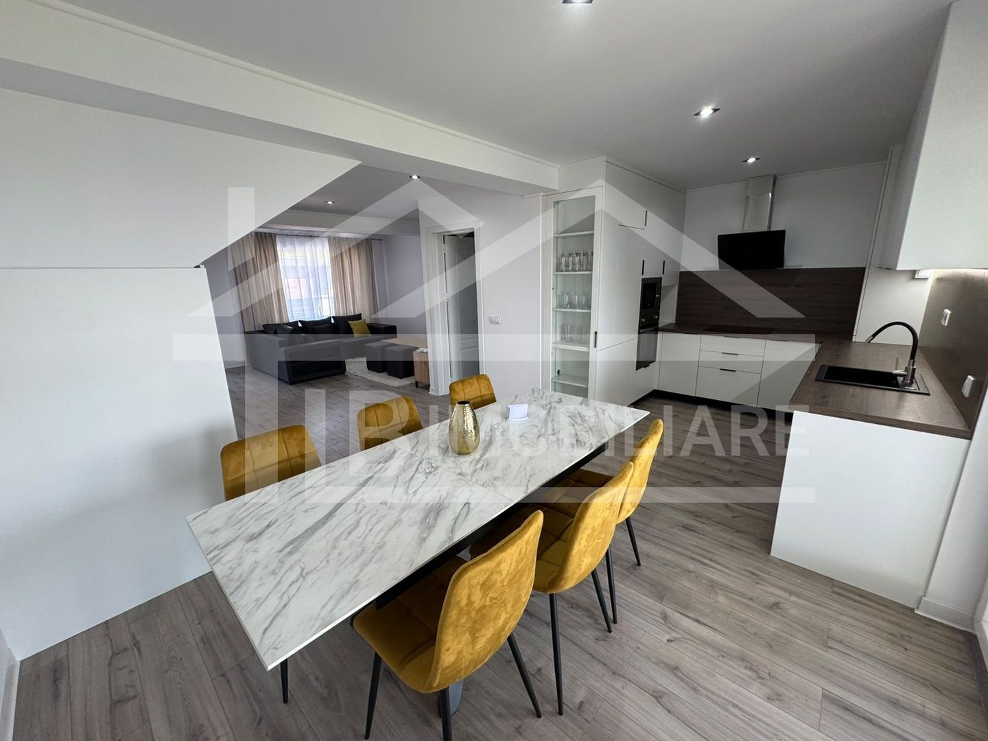 Casa cu 4 camere, 110mp, Zona Unirii - Poză 13