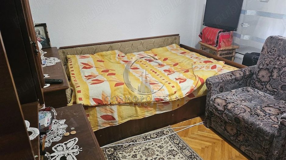 Apartament cu 3 camere zona Centru/Bazar ~ etaj 3 ~ cu imbunatatiri - Poză 9
