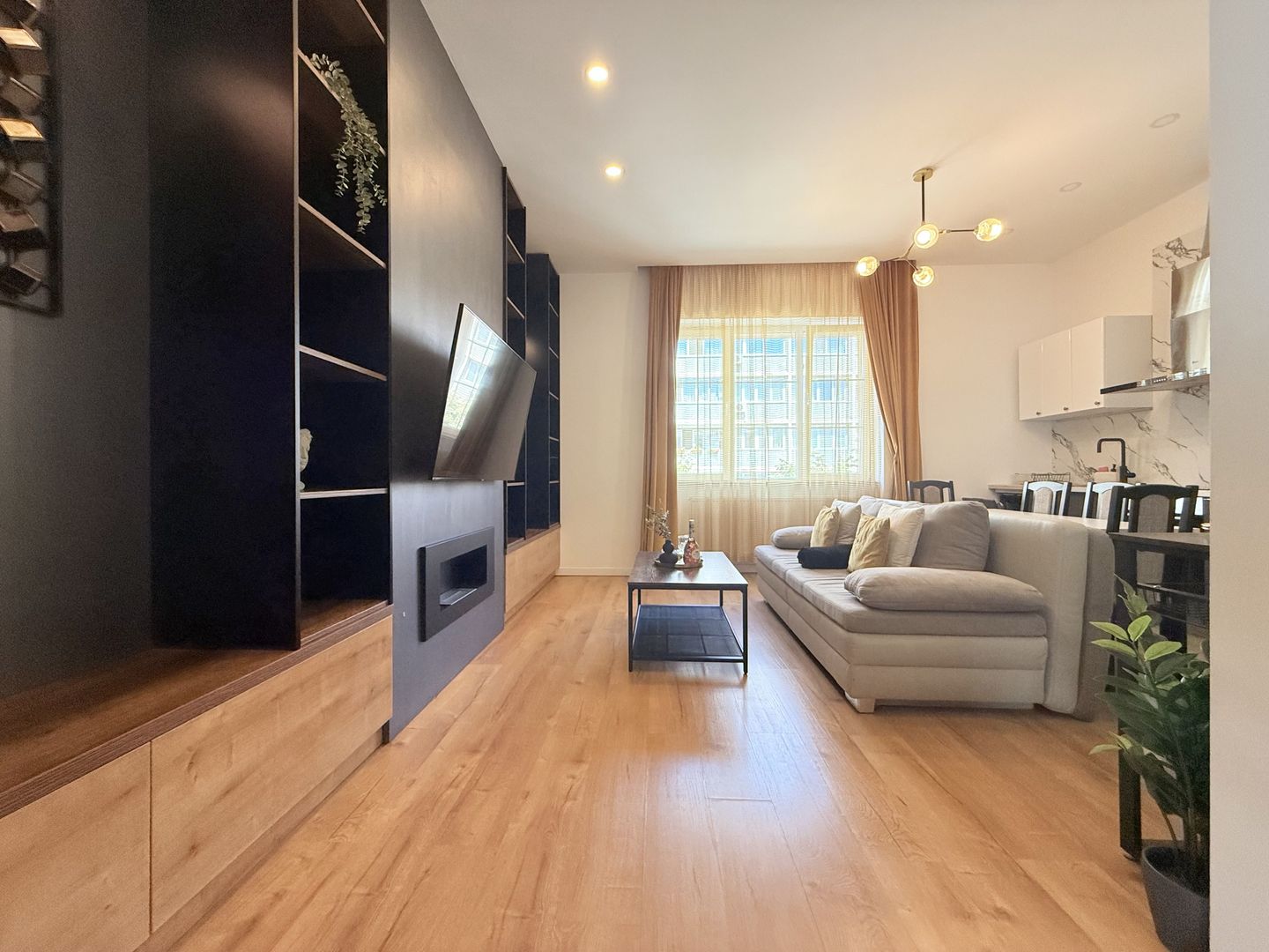 Apartament 2 camere, elegant si spațios, in Piața Victoriei - Opera - Poză 1