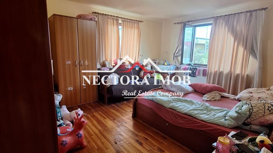 NECTORA IMOB-CASA mare 5 camere, 3 bai, pod, demisol pentru birouri - Poză 10