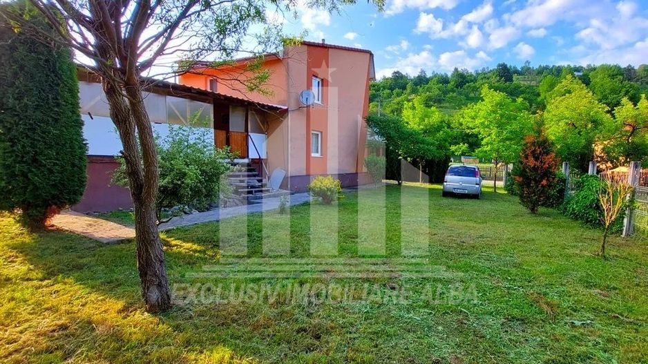 Casa individuala la tara - Poză 1