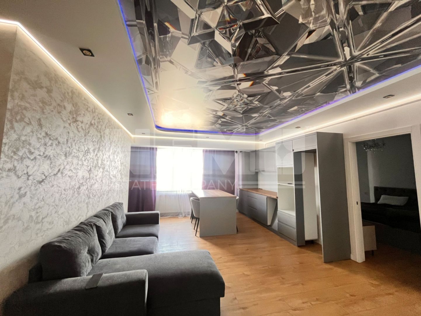 Apartament cu 3 Camere Et.4/lift Suceava/London Rezidence I 130.000E - Poză 1