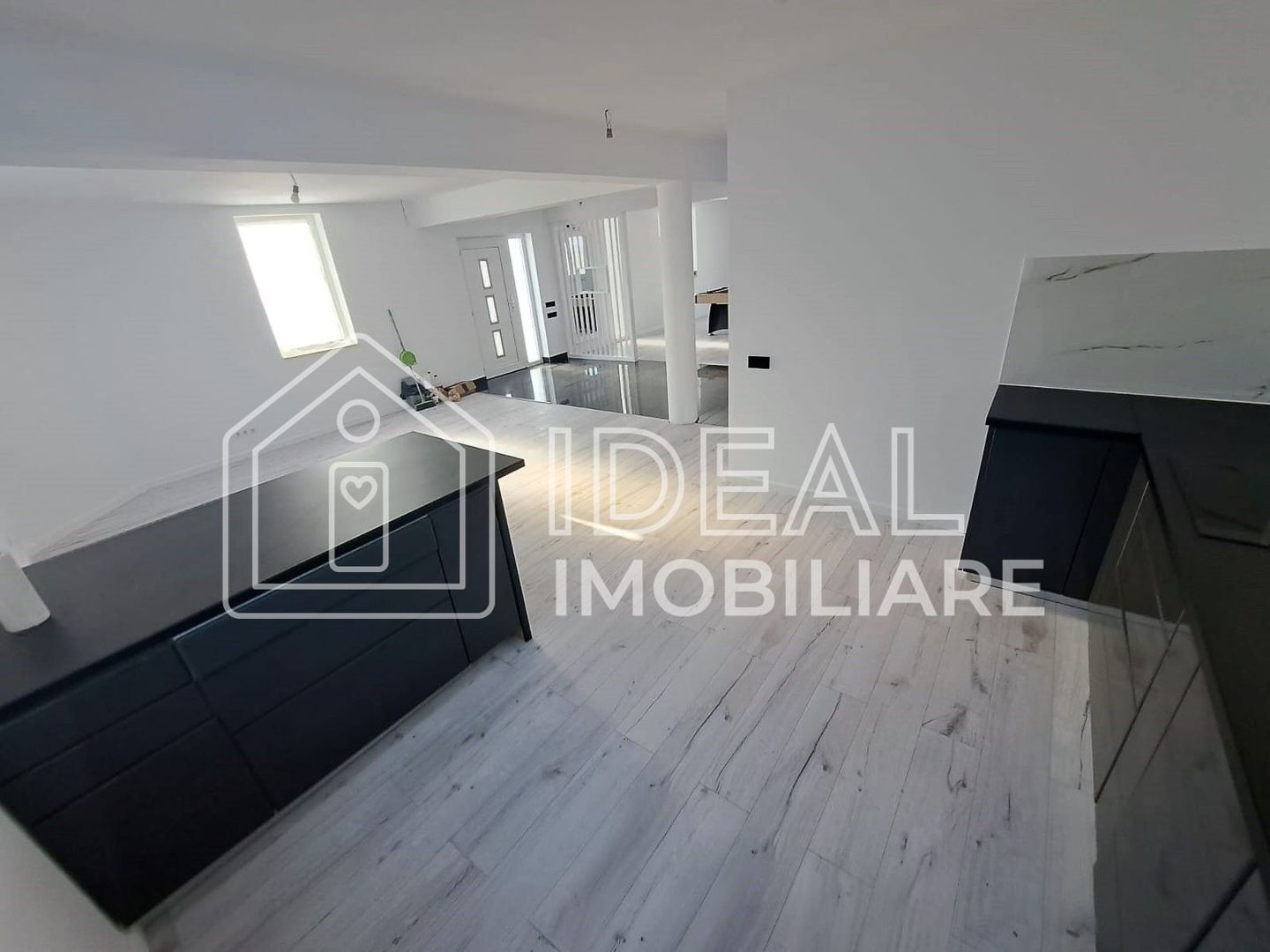 Casa Individuala LA CHEIE cu 250 mp utili, zona Strand - Poză 14