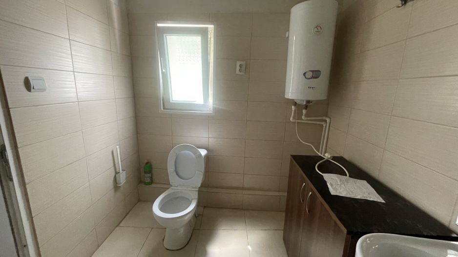 Casa de inchiriat, Micro 17  - curte spatioasa, loc de parcare - Poză 6