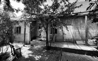 Teren și casă de vânzare în Miercurea Ciuc, zona L1u (strada Leliceni) - Poză 1