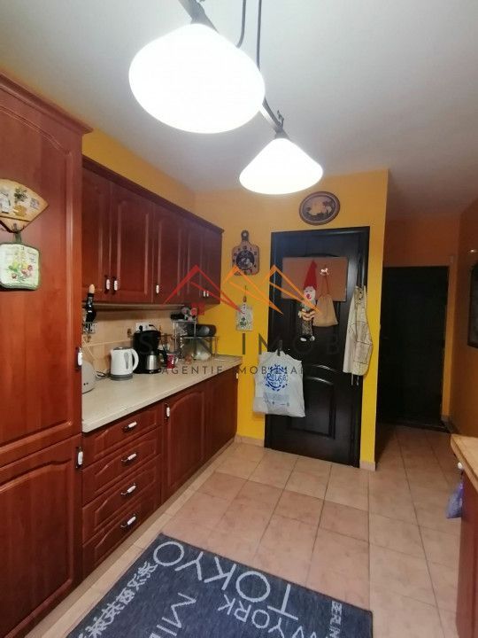 Vila P+E+M, an 2012, 6 camere, ultracentral, finisaje lux, Ploiesti,PH - Poză 32