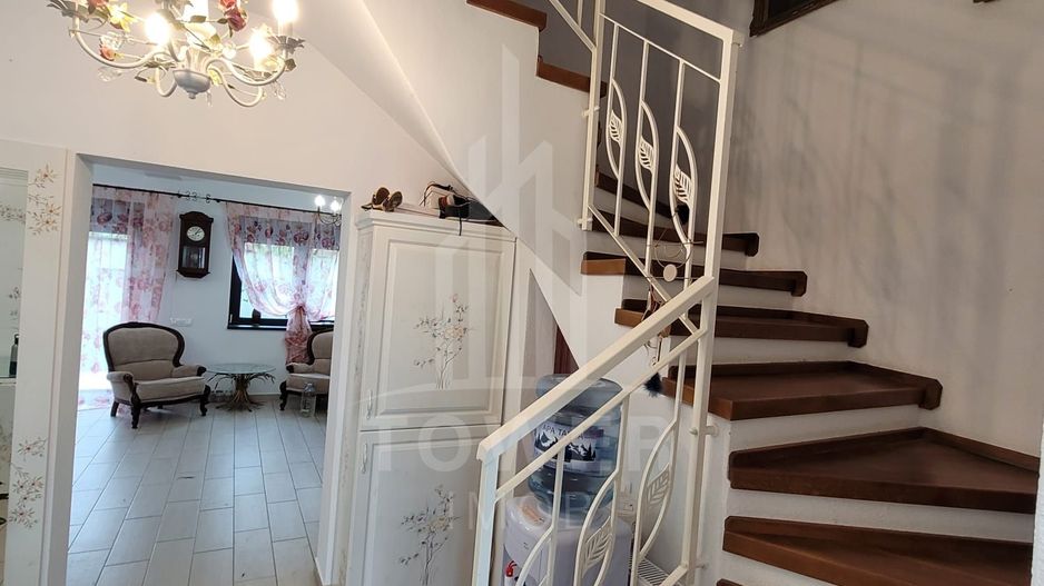 Triplex de vânzare în Șelimbăr –  terasă panoramică, panouri solare. - Poză 10