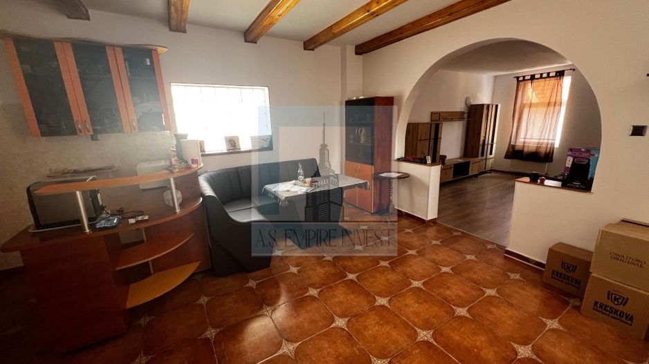 Casa /Villa 3 camere mobilata/utilata - zona Centrul Civic - Poză 1