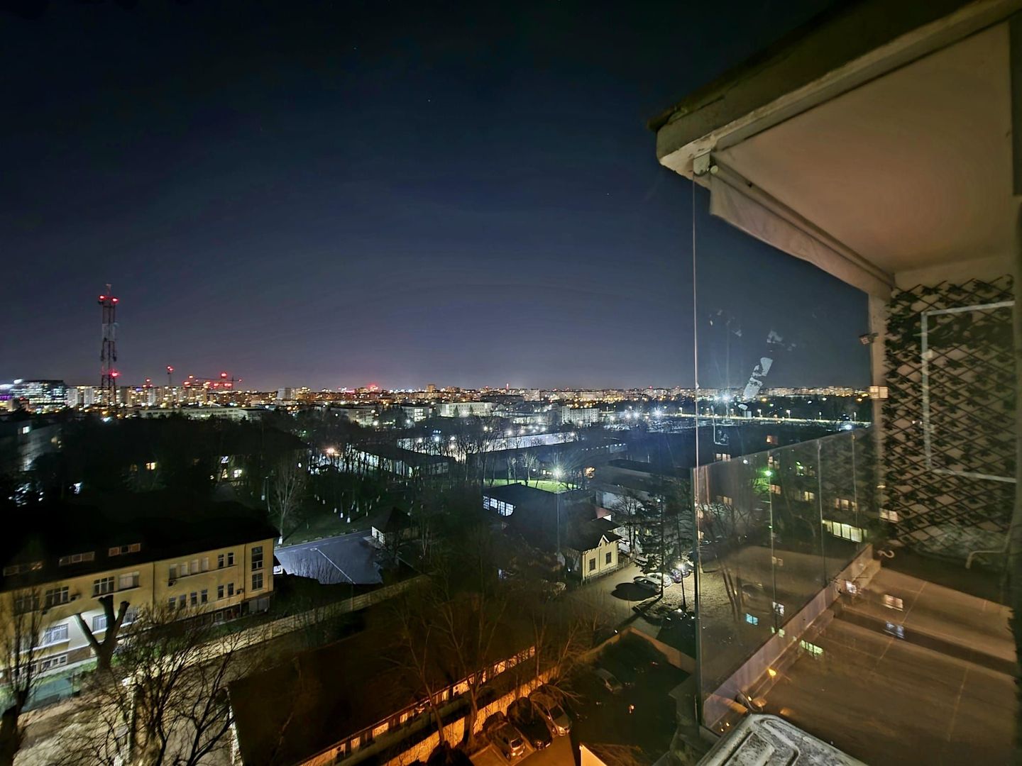 Apartament 3 camere luminos, mobilat si utilat, metrou Favorit-Pet friendly - Poză 3