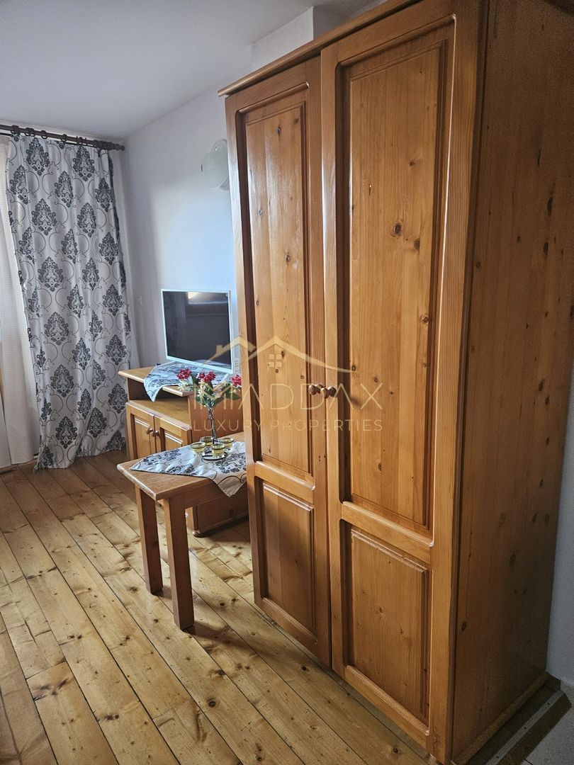 Pensiune 10 camere cu restaurant // Moieciu de Jos - Poză 33