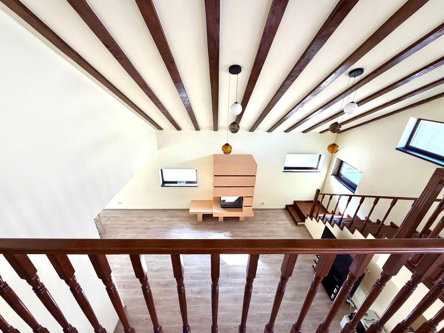 1100 e/ mp - Casa individuala  - 700 mp teren - la asfalt - Sacalaz - Poză 10