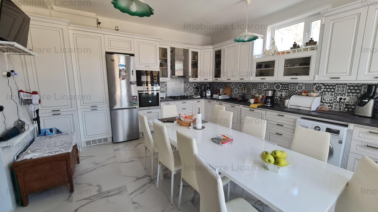 Apartament 3 camere la casa Centru Istoric utilat,mobilat 265000Eur - Poză 3