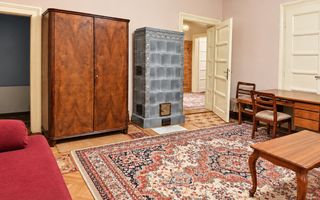 Apartament la casă cu curte proprie în zonă exclusivistă Sub Arini - Poză 2