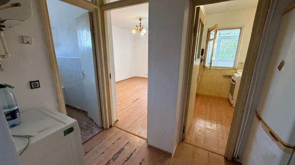 Garsonieră 27 mp cu balcon - etaj 2 - nemobilata -bloc an 1980 - Poză 6