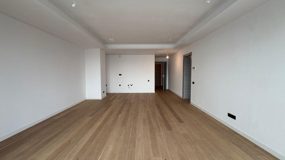 3 camere PREMIUM| 99.7 MP + 9.35 MP terasa - Poză 3