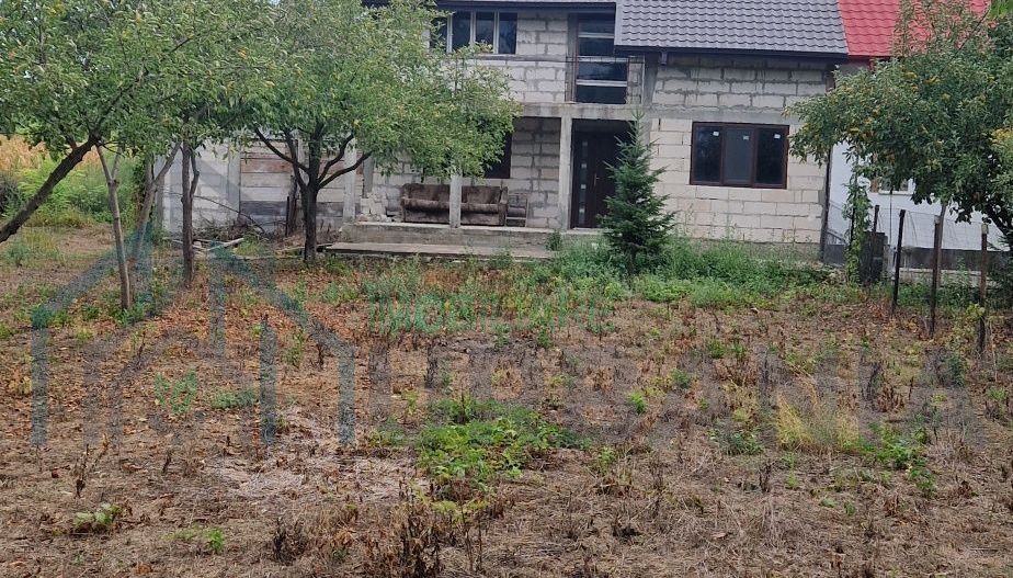Casă în Măcărești (Prisăcani) - duplex la roșu, etaj, garaj, mansardă 60 mp - Poză 1