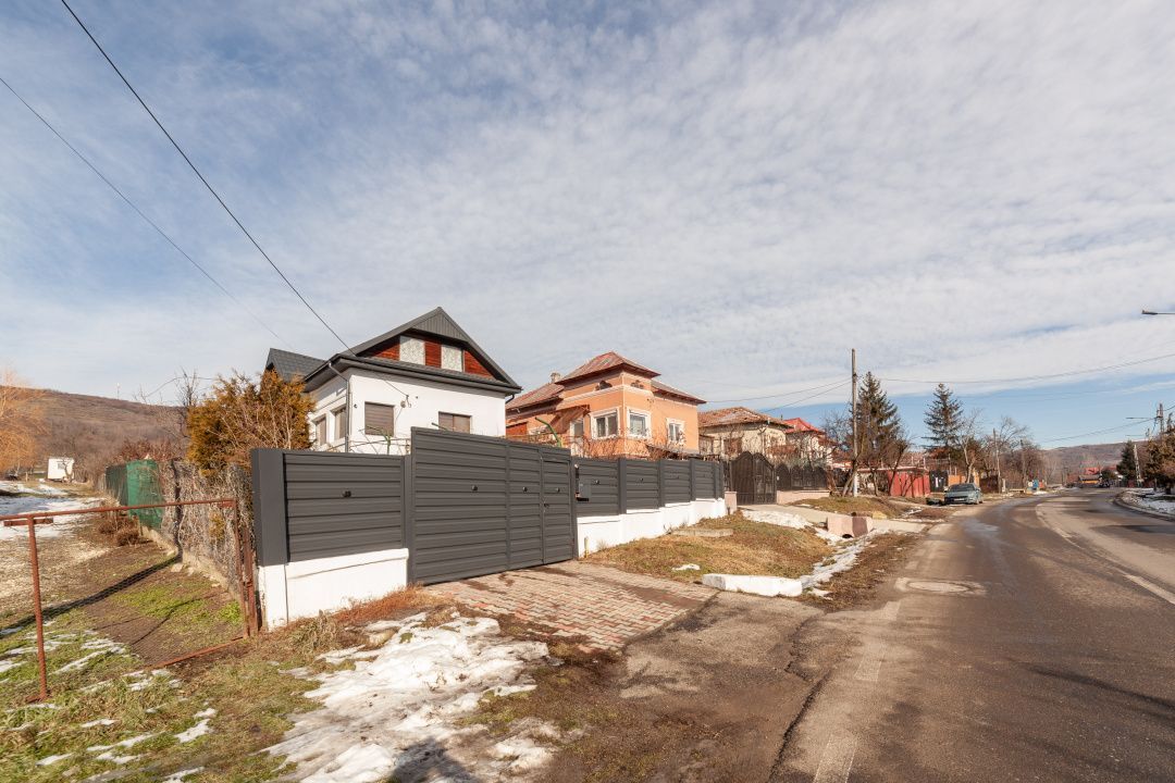 Casă Ștefănești – 1 km de Primărie | Curte mare, zonă liniștită - Poză 1