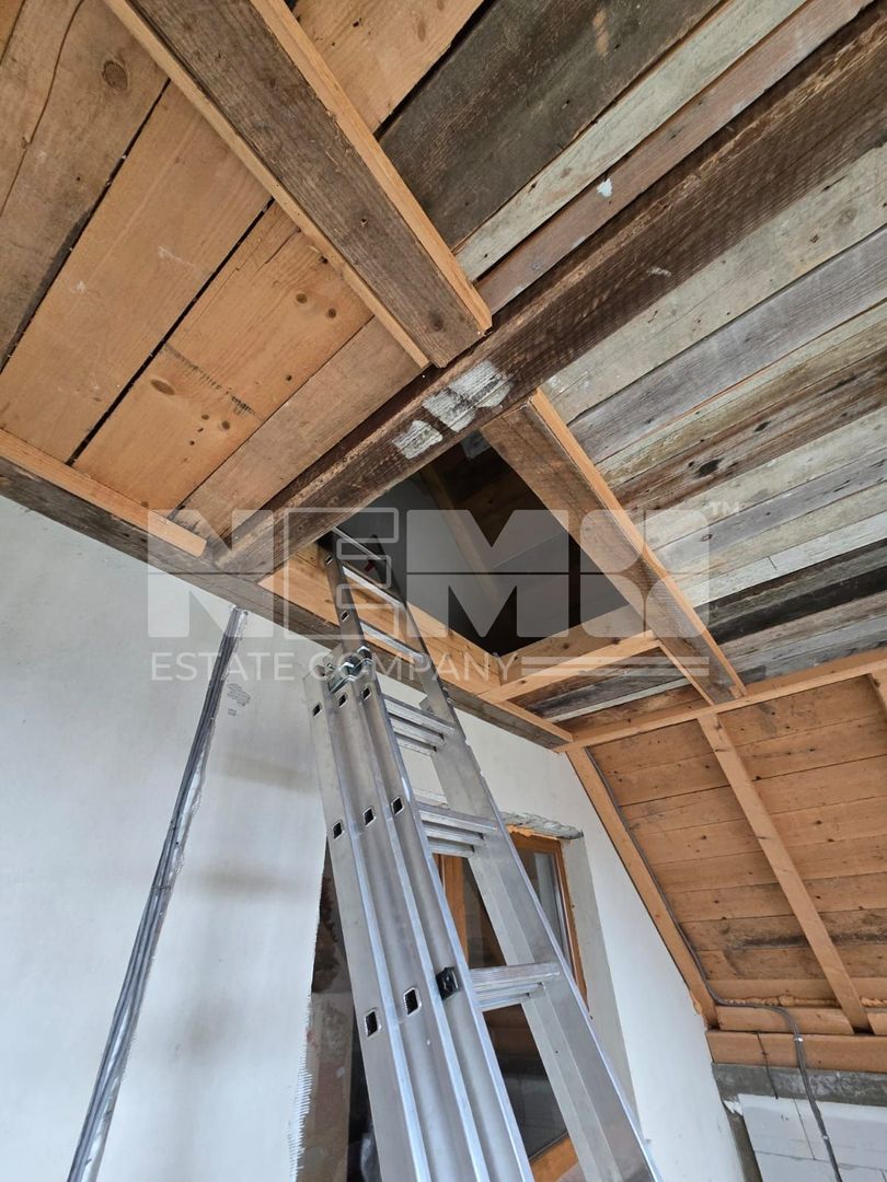 Casă spațioasă la 650000 de euro I Volovăț - Poză 15